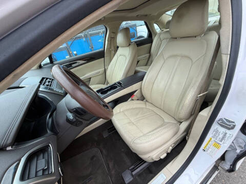 2014 Lincoln MKZ