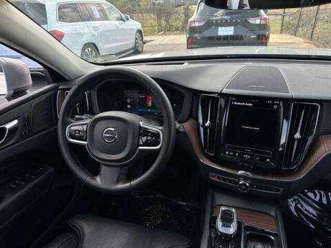 2023 Volvo XC60 B5 Ultimate Bright Theme