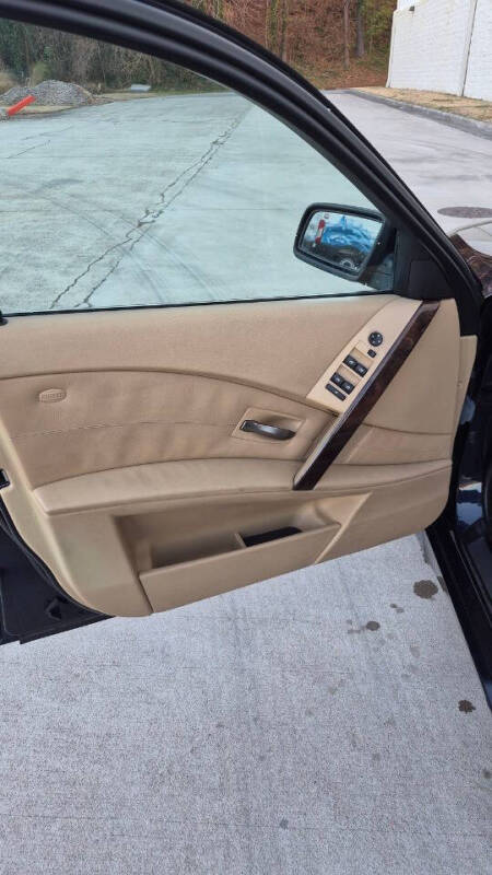 2005 BMW 5 Series 530i