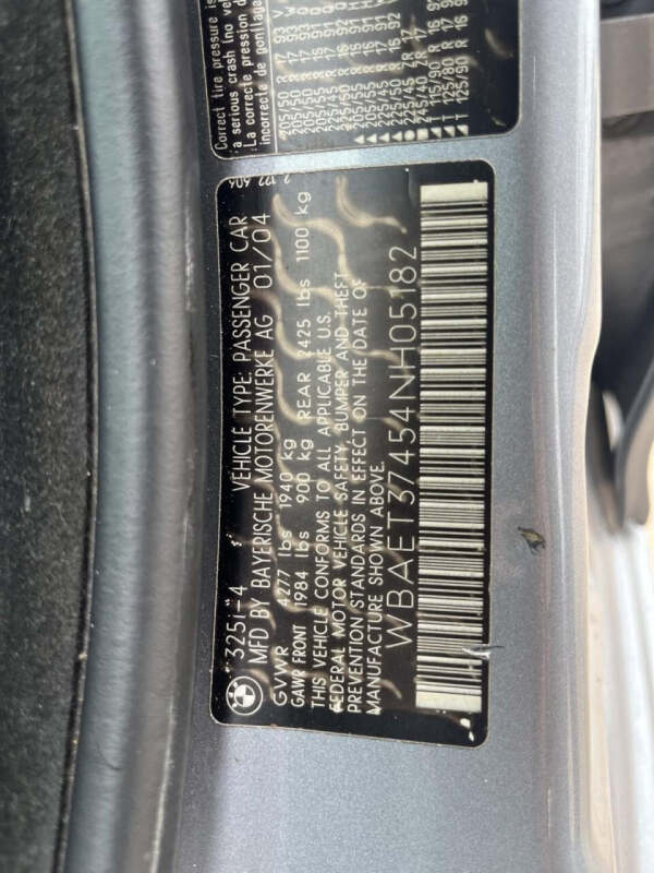 2004 BMW 3 Series 325i