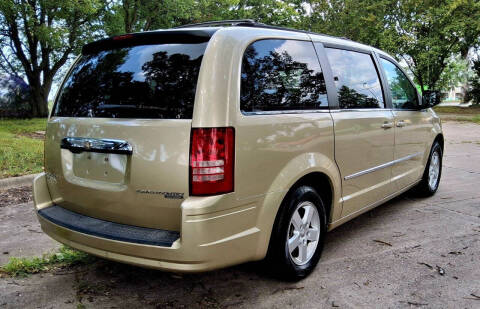 2010 Chrysler Town and Country Touring Plus