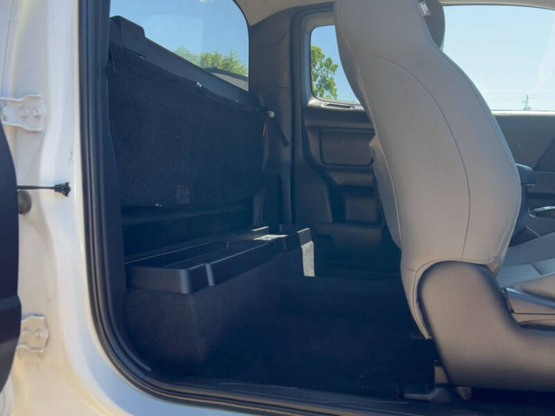 2019 Toyota Tacoma SR