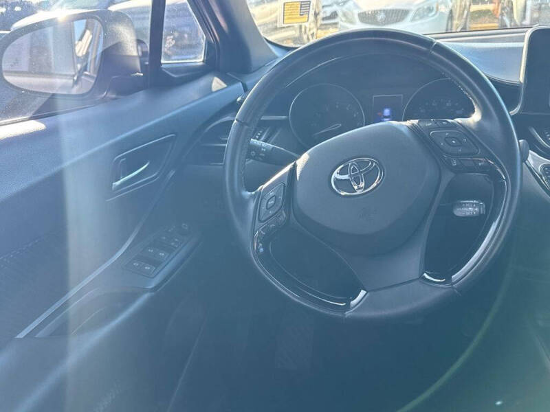 2018 Toyota C-HR XLE Premium