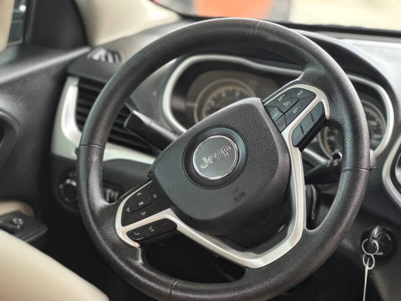 2017 Jeep Cherokee Sport