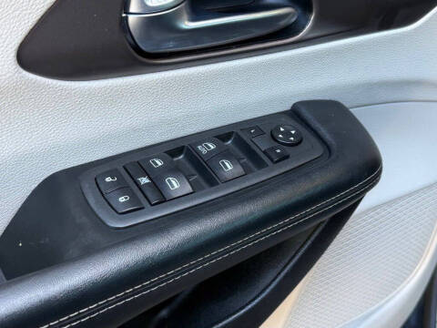 2021 Chrysler Voyager L