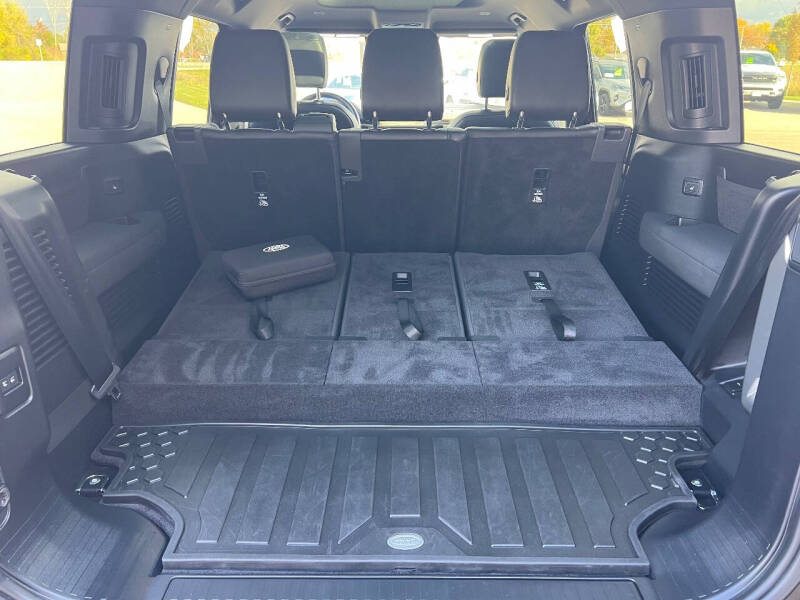 2023 Land Rover Defender 130 SE