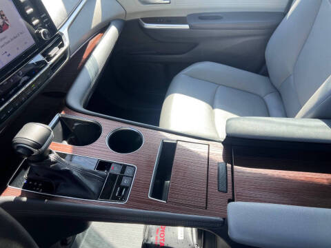 2022 Toyota Sienna XLE 7-Passenger