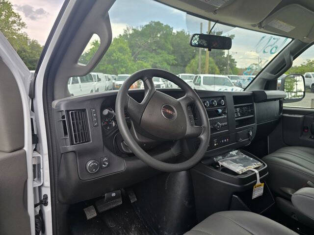 2025 GMC Savana 2500