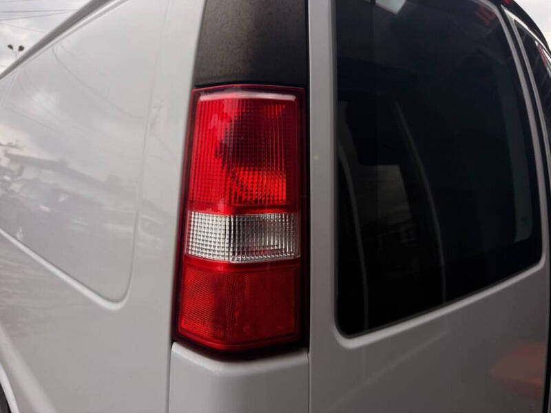 2022 Chevrolet Express 2500