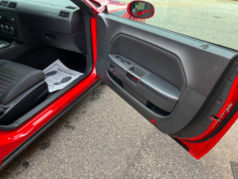 2014 Dodge Challenger SXT Plus