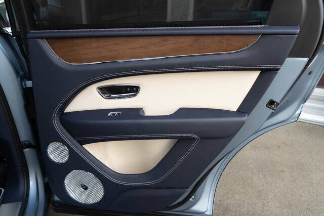 2023 Bentley Bentayga 37