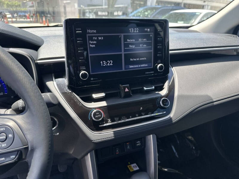 2022 Toyota Corolla Cross XLE