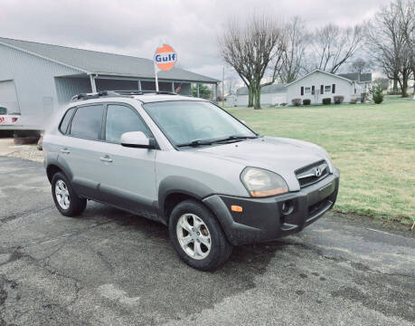 2009 Hyundai Tucson for sale at CALDERONE CAR & TRUCK in Whiteland IN