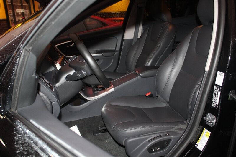 2018 Volvo V60 Cross Country T5 Premier