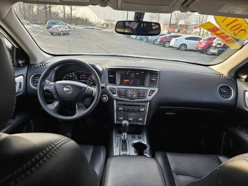 2017 Nissan Pathfinder SL