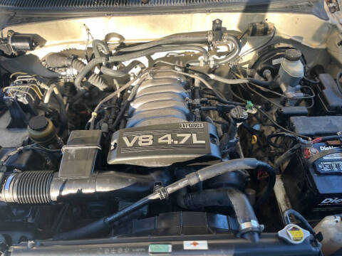 2004 Toyota Sequoia SR5