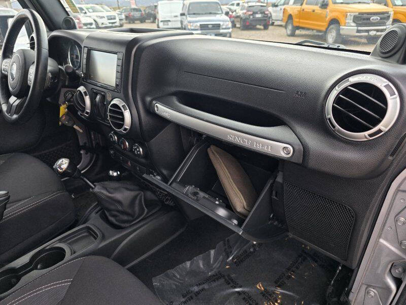 2013 Jeep Wrangler Sahara