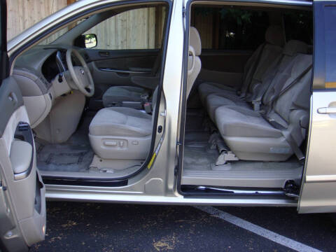 2008 Toyota Sienna LE 8-Passenger