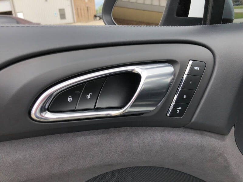 2013 Porsche Cayenne GTS