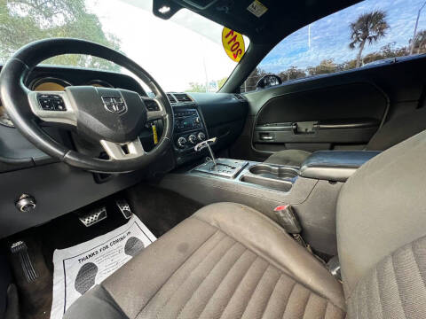 2011 Dodge Challenger SE