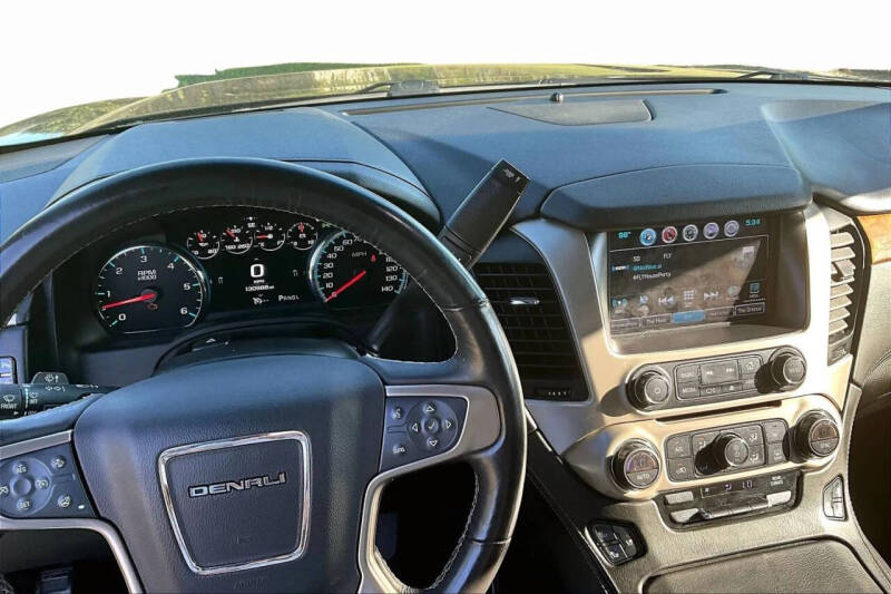 2017 GMC Yukon XL Denali