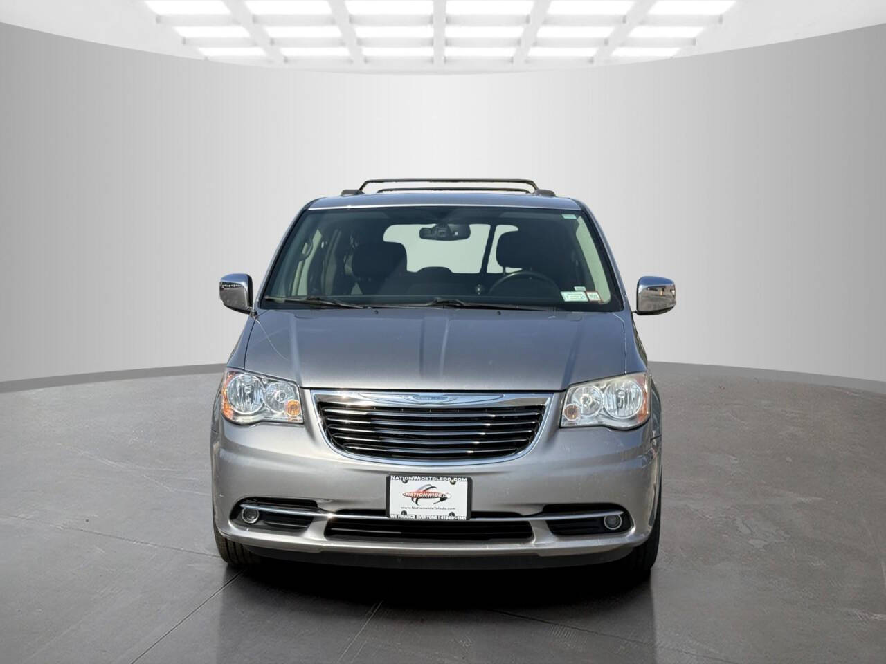 2014 Chrysler Town and Country for sale at Used Cars Toledo in Oregon, OH