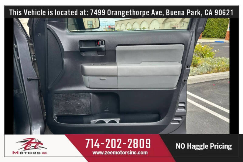 2015 Toyota Sequoia SR5