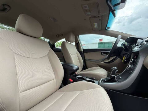 2014 Hyundai Elantra SE