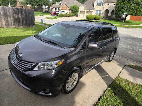 2013 Toyota Sienna XLE Mobility 7-Passenger