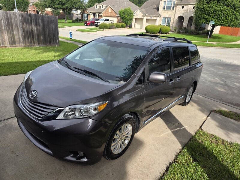 2013 Toyota Sienna XLE Mobility 7-Passenger