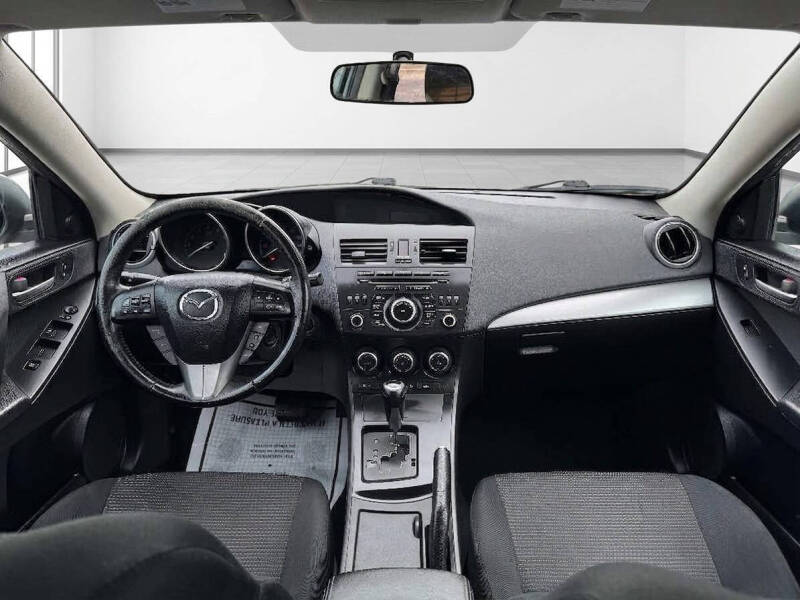 2013 Mazda MAZDA3 i Touring