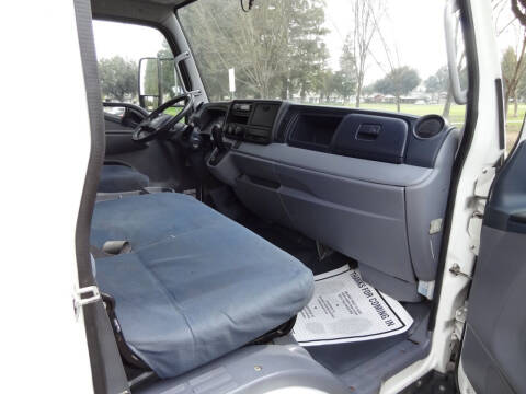 2015 Mitsubishi Fuso FE180