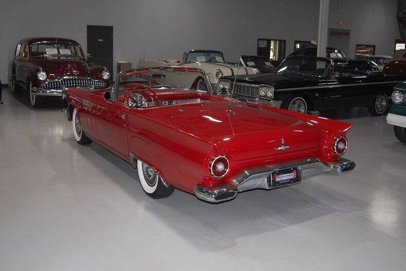 1957 Ford Thunderbird
