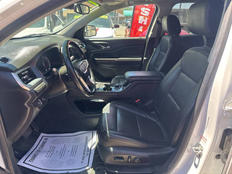 2023 GMC Acadia SLT