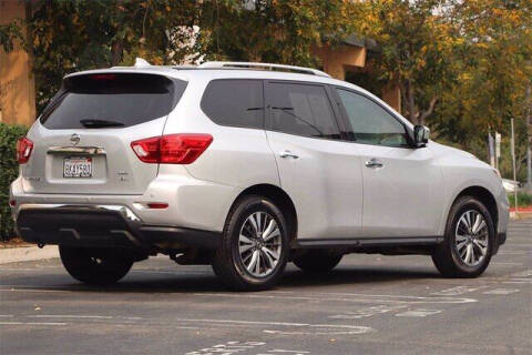 2019 Nissan Pathfinder SL