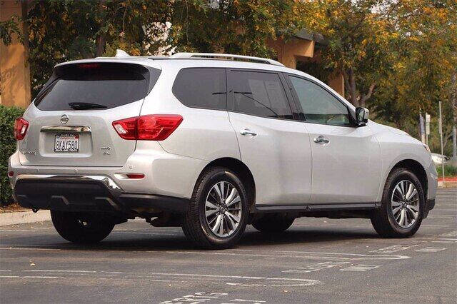 2019 Nissan Pathfinder SL