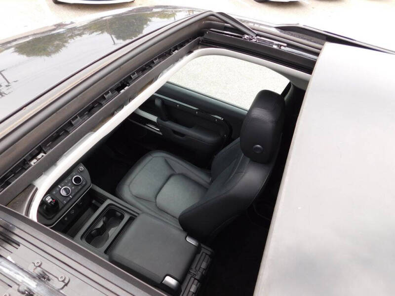 2024 Land Rover Defender 90 P300 S