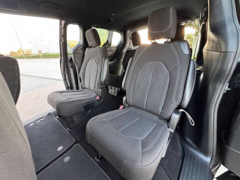 2022 Chrysler Pacifica Touring