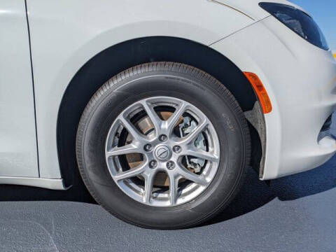 2026 Chrysler Voyager LX