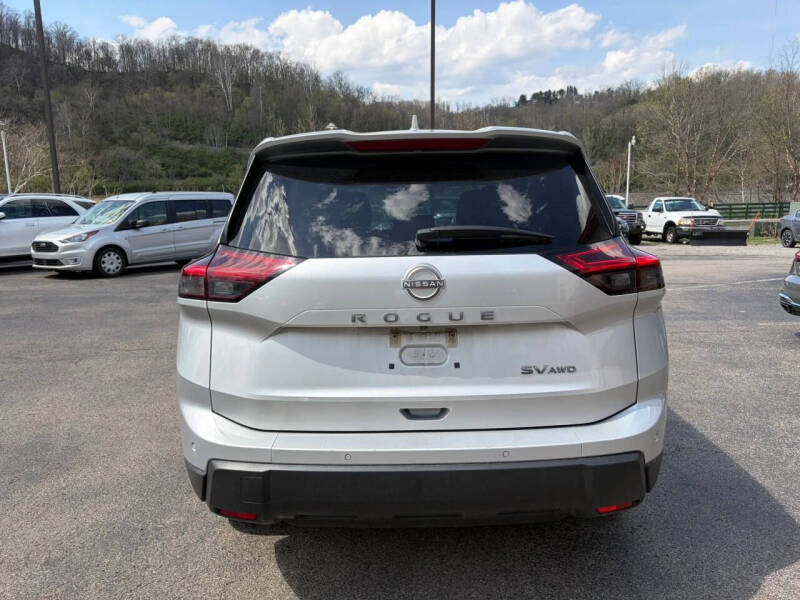 2024 Nissan Rogue SV