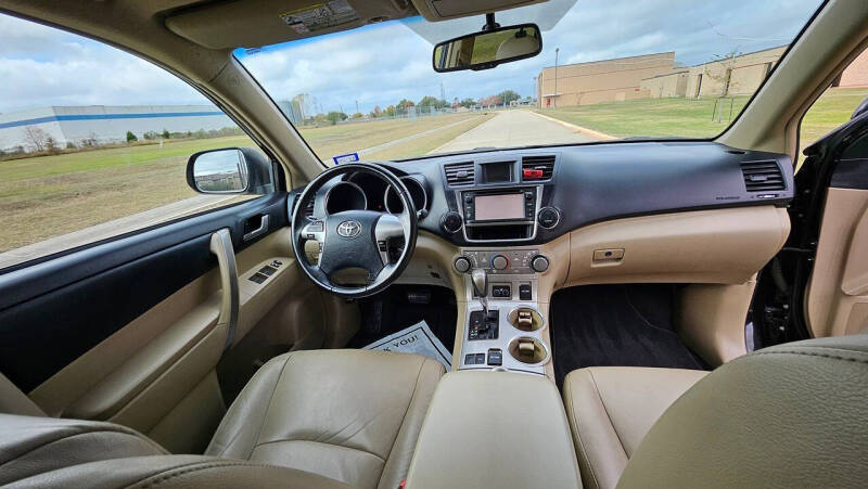 2013 Toyota Highlander SE