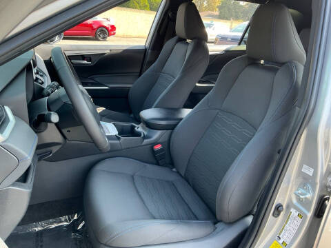 2023 Toyota RAV4 Hybrid SE