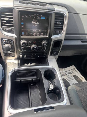 2016 RAM 1500 SLT
