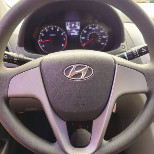 2016 Hyundai Accent SE