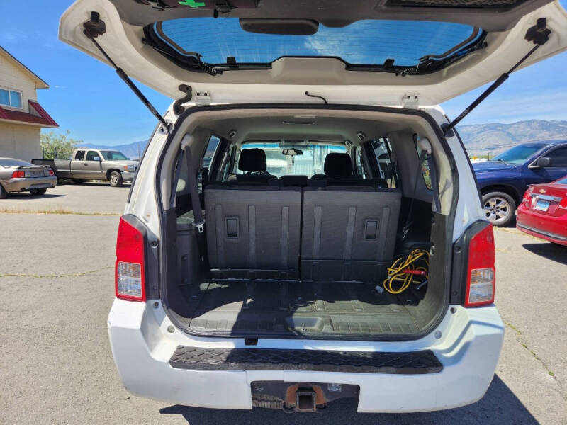 2005 Nissan Pathfinder SE
