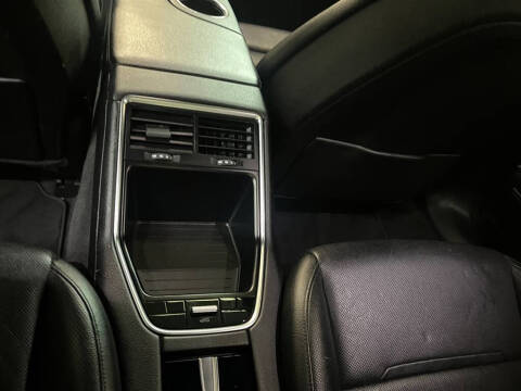 2018 Porsche Panamera 4