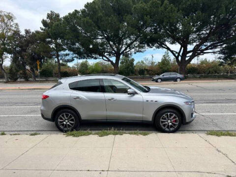 2018 Mitsubishi Levante