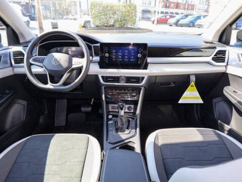 2026 Volkswagen Taos SE