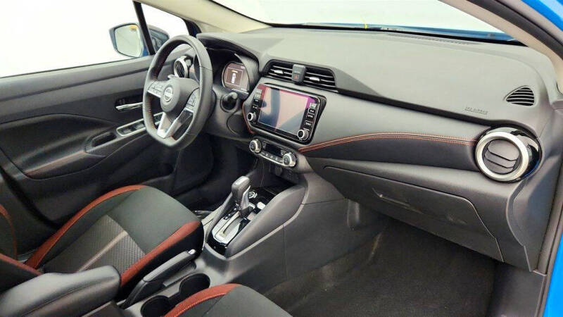 2025 Nissan Versa SR