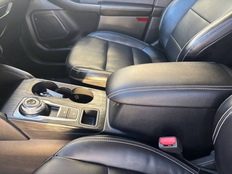 2023 Ford Escape Platinum